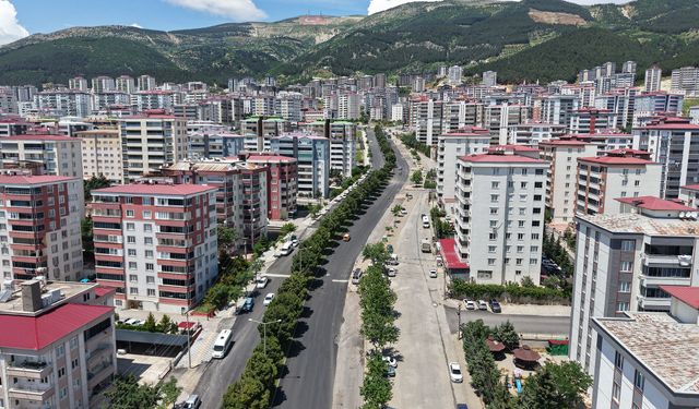 Büyükşehir, Ahır Dağı Caddesi’nde Asfalt Serimini Tamamladı