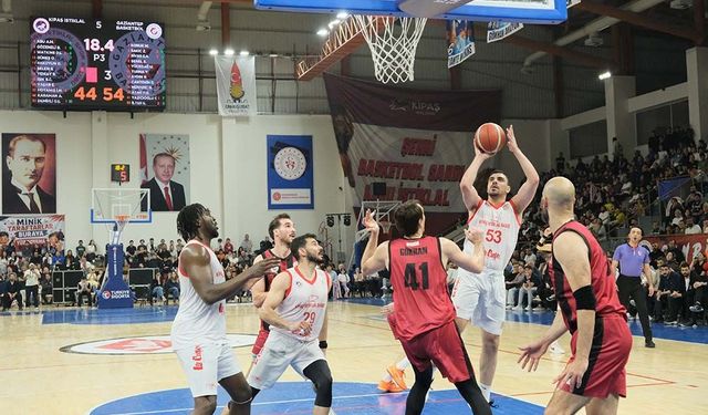 İstiklal Basketbol’a Şok Mağlubiyet! Çeyrek Finalde Seri Eşitlendi