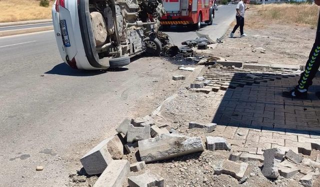 Kahramanmaraş’ta otomobil devrildi: Sürücü yaralandı