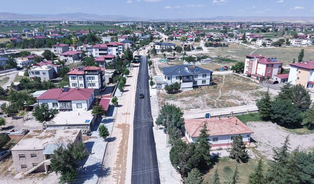 Büyükşehir, Elbistan’daki Tepebaşı Caddesi’nde Asfalt Mesaisine Başladı!