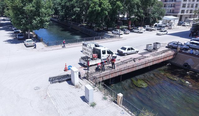 Elbistan’daki Köprüler Büyükşehir’in Dokunuşuyla Yenileniyor!