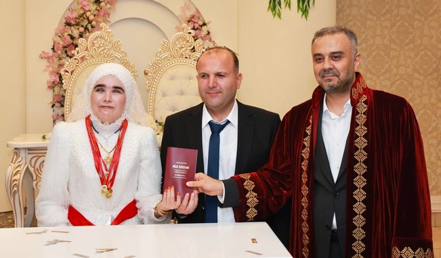 Kahramanmaraş’ta sevgi engel tanımadı: Doğuştan görme engelli iki öğretmen hayatlarını birleştirdi