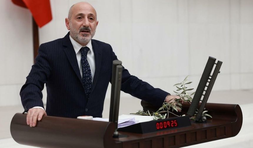 Ali Öztunç: “Kâğıt üzerinde büyüyoruz, halkın geliri küçülüyor”