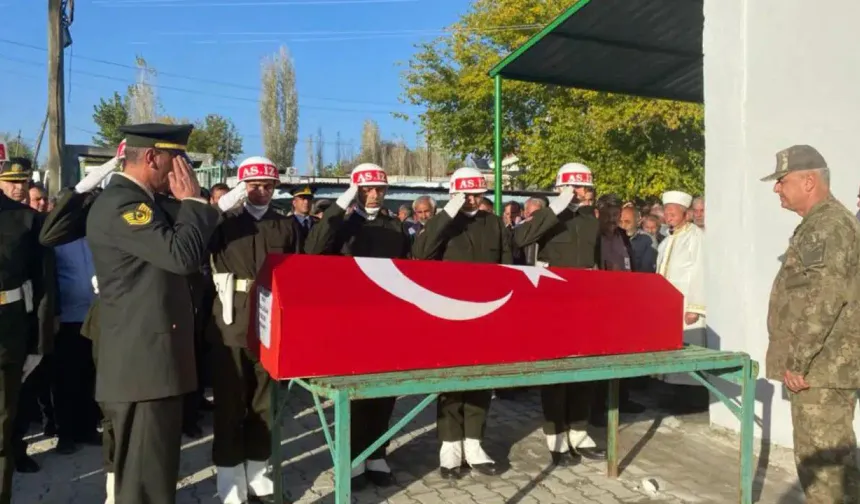 Kahramanmaraş'ta Yaşamını Yitiren Üsteğmen Memleketinde Son Yolculuğuna Uğurlandı