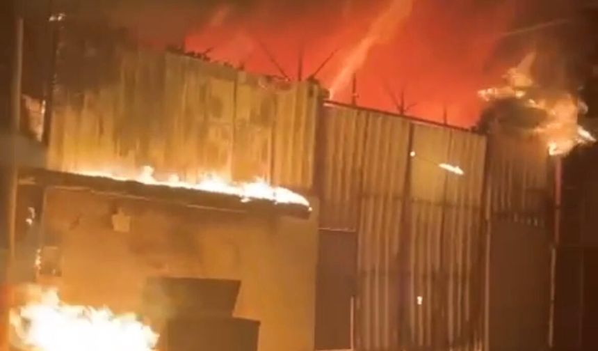 Kahramanmaraş’ta depo yangını!