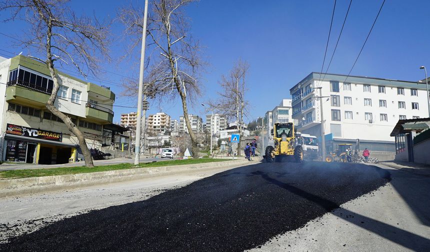 Büyükşehir Yol Yenilemelerini Durmaksızın Sürdürüyor!