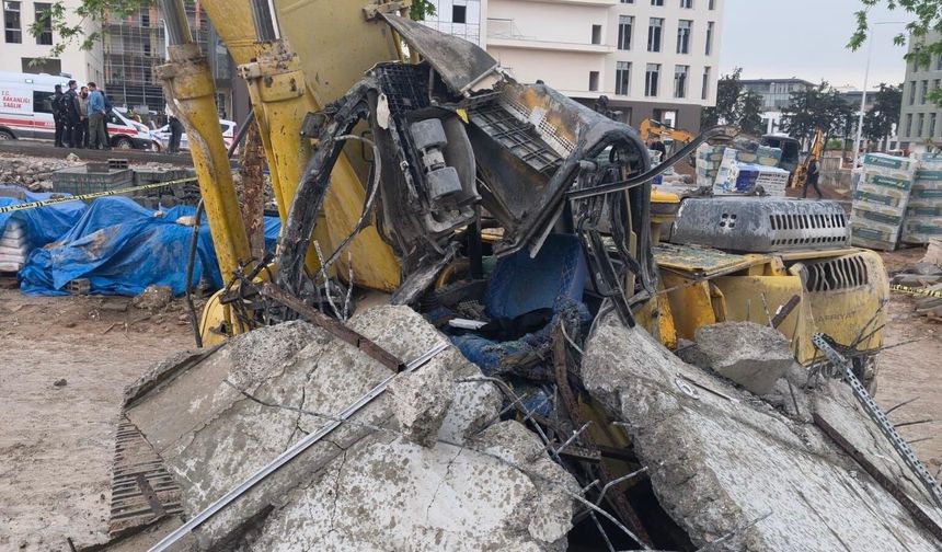Kahramanmaraş’ta yıkım sırasında operatör enkaz altında kaldı!