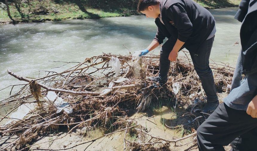 Geben’in genç muhafızları doğa için el ele verdi!
