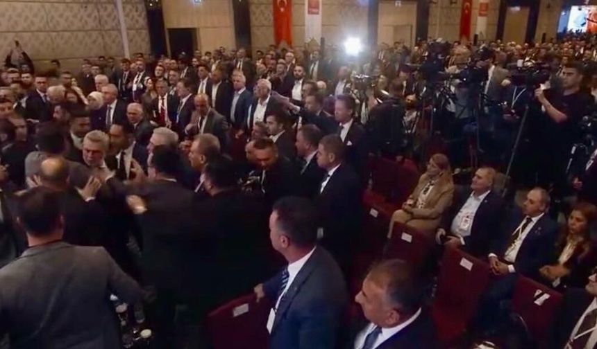 Türkiye Belediyeler Birliği Meclis Toplantısı’nda Arbede! Başkan Görgel’in Üzerine Yürüdüler