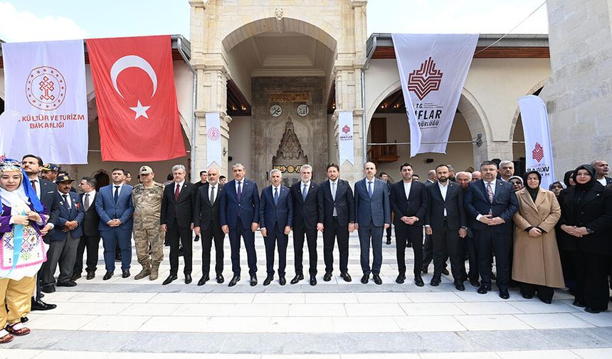 Tarihi Ulu Camii, Cumhurbaşkanı Erdoğan’ın Canlı Bağlantıyla Katıldığı Törenle İbadete Açıldı