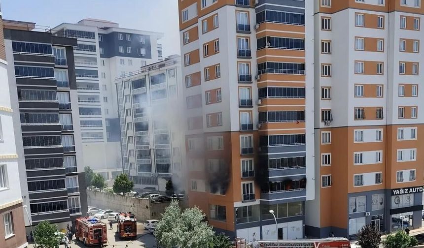 Kahramanmaraş’ta Apartman Yangını: 3 Kişi Hayatını Kaybetti!