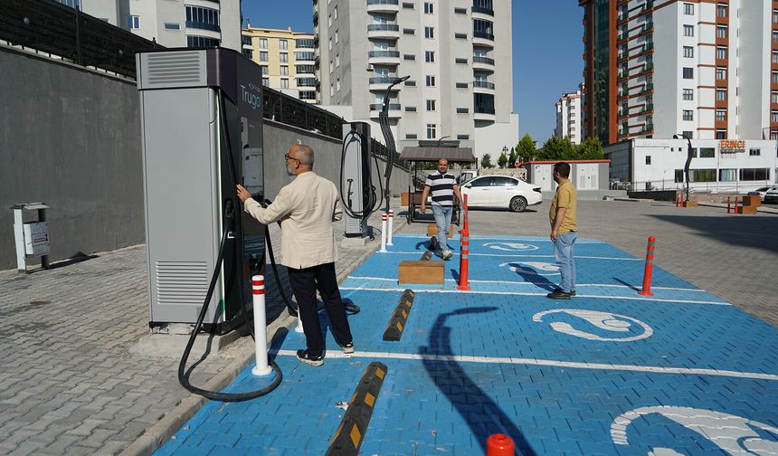 Kahramanmaraş Büyükşehir’in Elektrikli Araç Şarj Altyapısına Trugo’dan Büyük Övgü